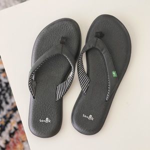 Sanuk Black Flip Flops